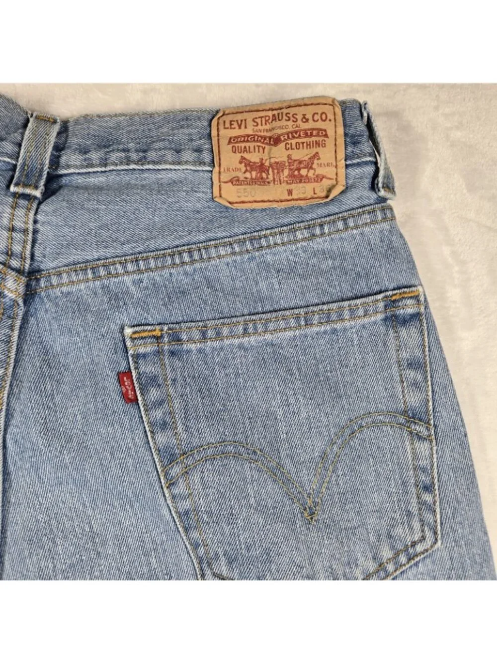 Levis 550 Jeans Men's 33x36 Relaxed-Fit Light Stone-Wash Blue Denim